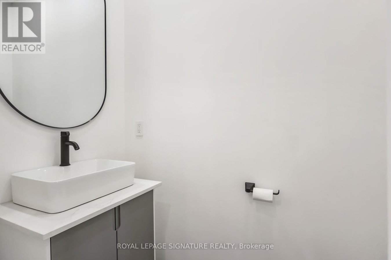 FURNISHED UPPER - 43A CUMMINGS STREET - Photo 17