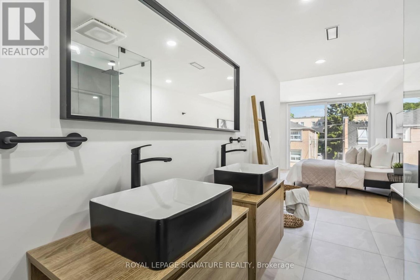 FURNISHED UPPER - 43A CUMMINGS STREET - Photo 23