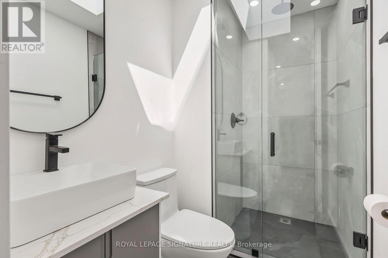 FURNISHED UPPER - 43A CUMMINGS STREET - Photo 33
