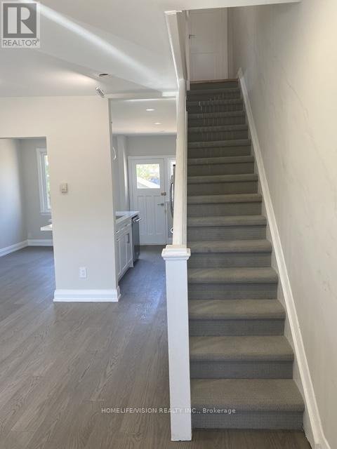 UPPER - 2448 GERRARD STREET E - Photo 2