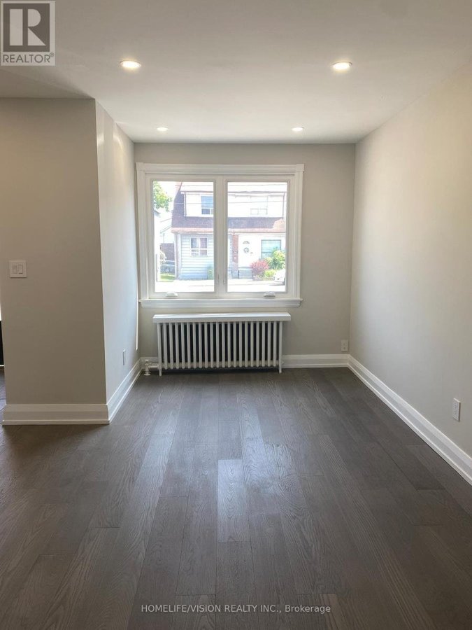 UPPER - 2448 GERRARD STREET E - Photo 3
