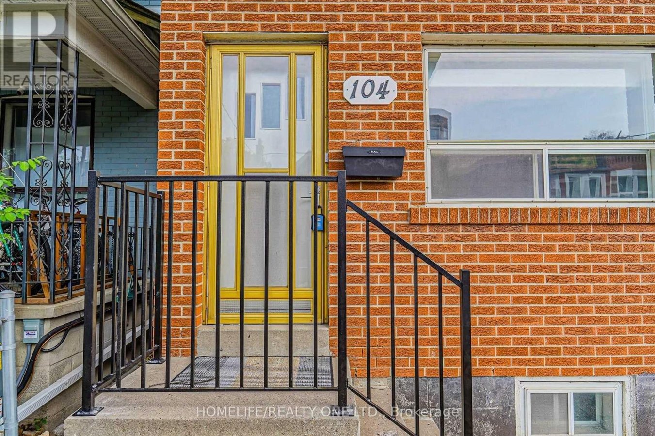 UPPER - 104 BENSON AVENUE - Photo 3
