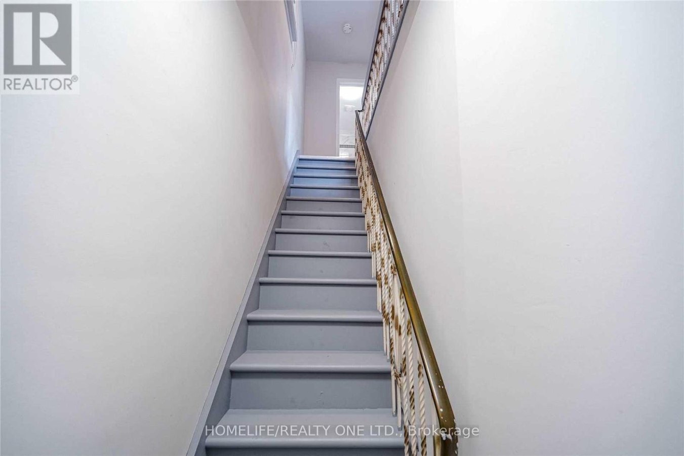 UPPER - 104 BENSON AVENUE - Photo 5
