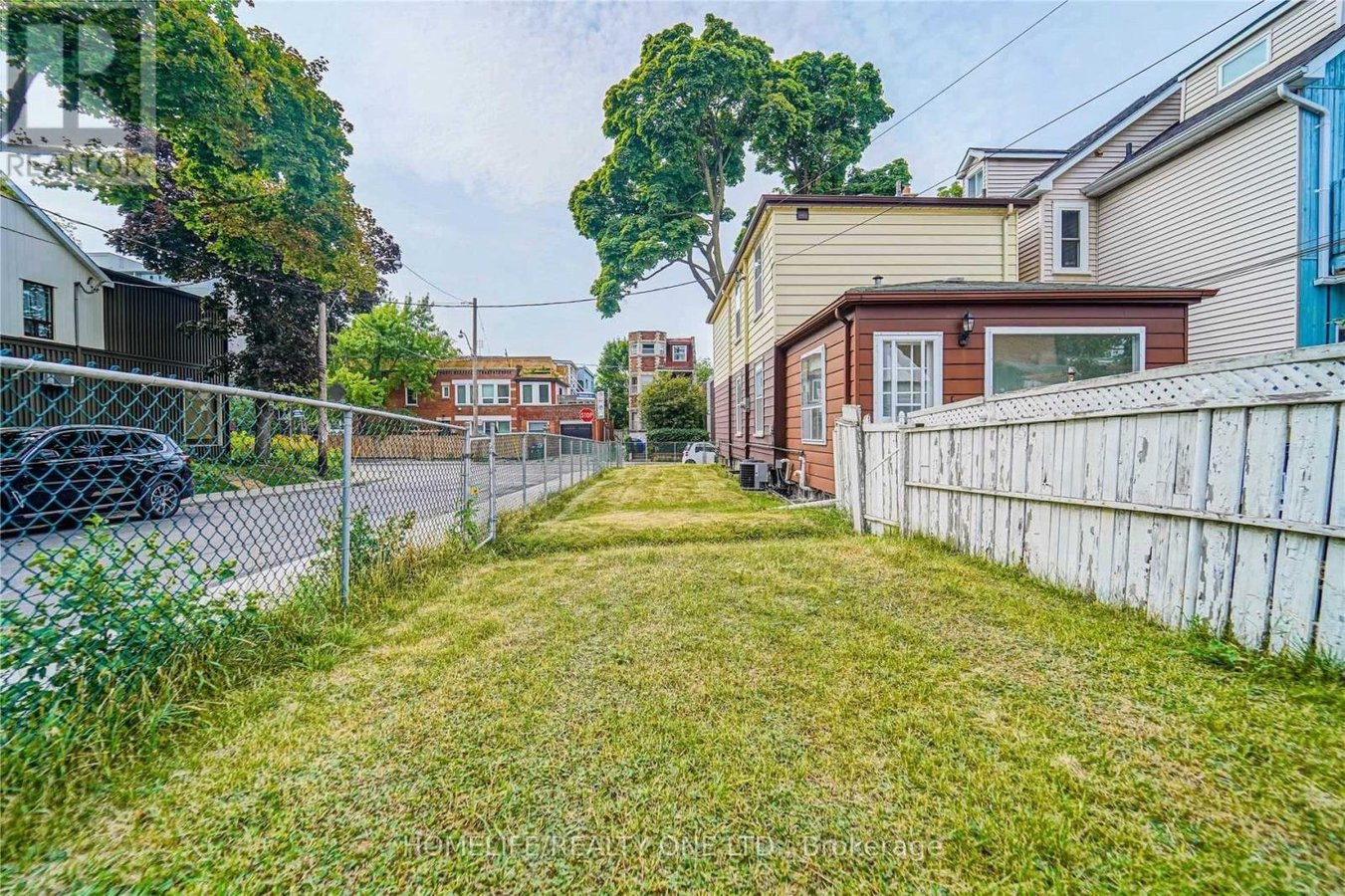 UPPER - 104 BENSON AVENUE - Photo 24