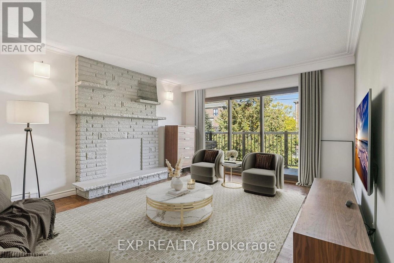 2ND LEVEL - 15 CARNATION AVENUE - Photo 2