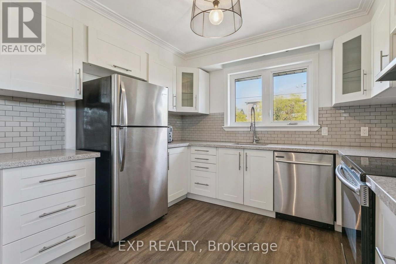 2ND LEVEL - 15 CARNATION AVENUE - Photo 8