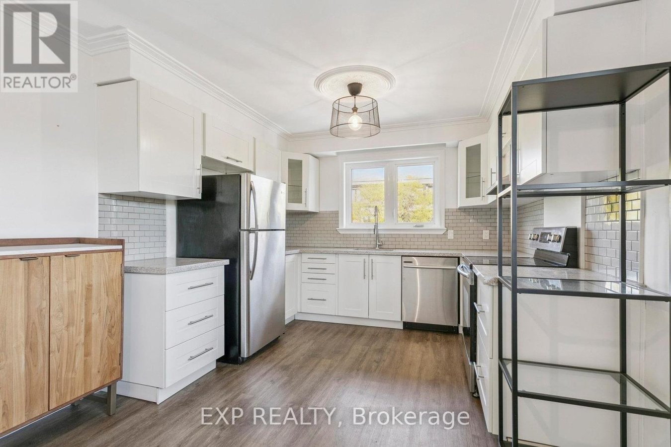 2ND LEVEL - 15 CARNATION AVENUE - Photo 9