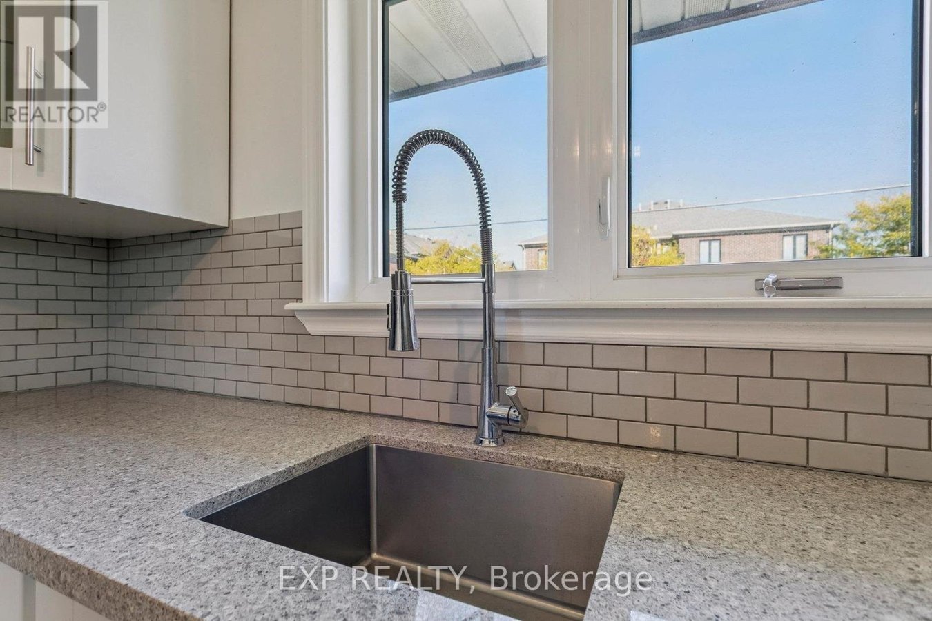2ND LEVEL - 15 CARNATION AVENUE - Photo 16