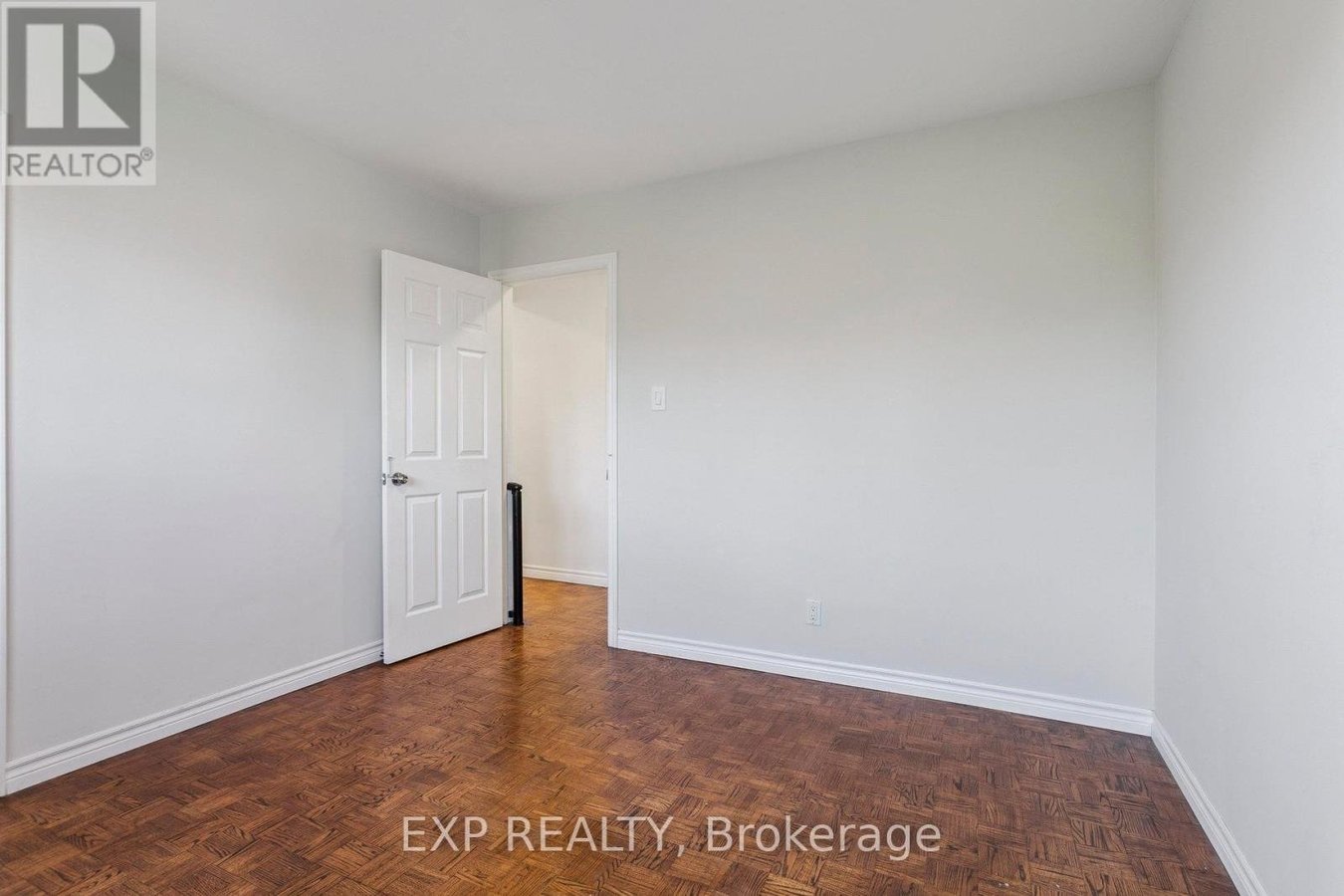 2ND LEVEL - 15 CARNATION AVENUE - Photo 23