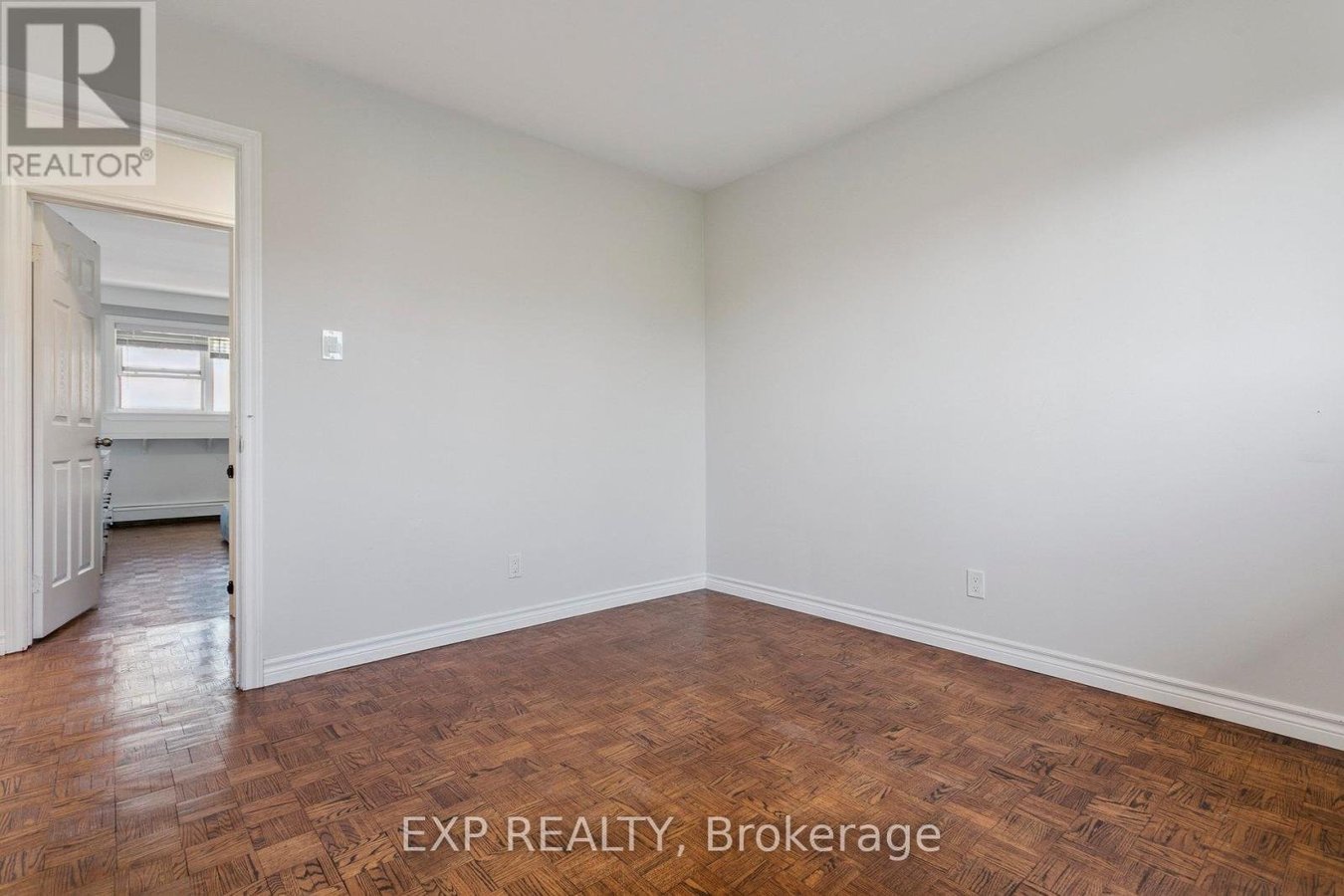 2ND LEVEL - 15 CARNATION AVENUE - Photo 26