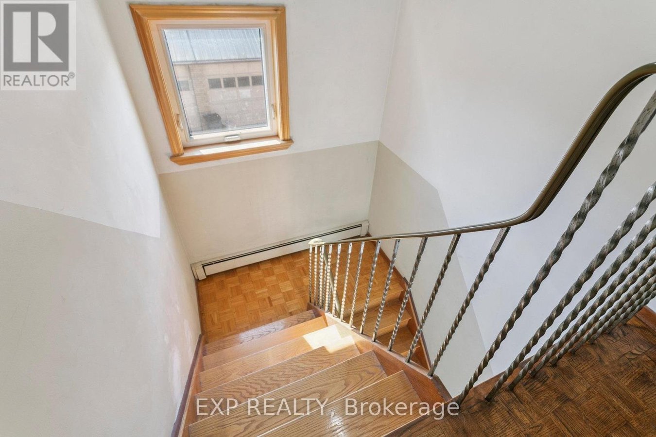 2ND LEVEL - 15 CARNATION AVENUE - Photo 28