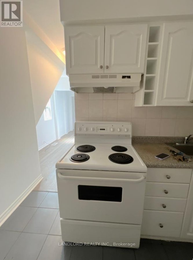 MAIN - 130 BALDWIN STREET - Photo 2