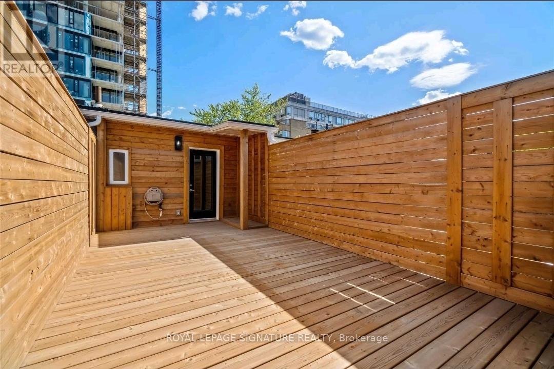 UPPER - 532 RICHMOND STREET W - Photo 8