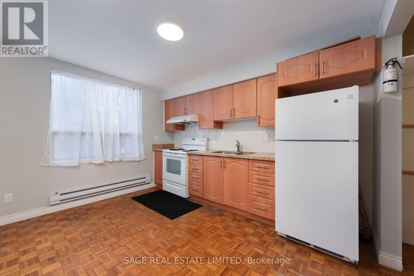UPPER - 586 RICHMOND STREET W - Photo 4