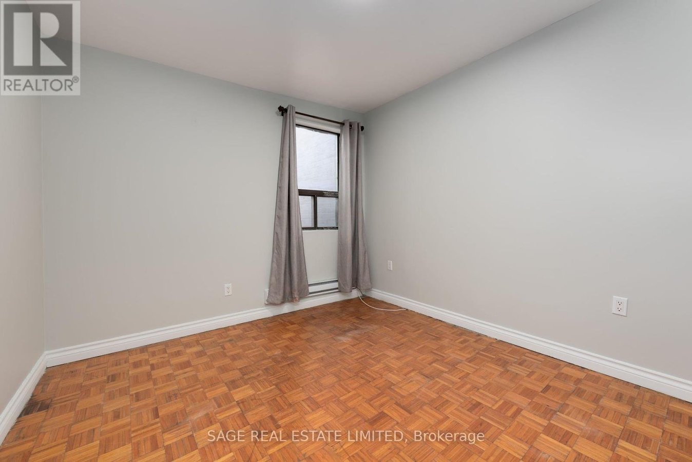 UPPER - 586 RICHMOND STREET W - Photo 8