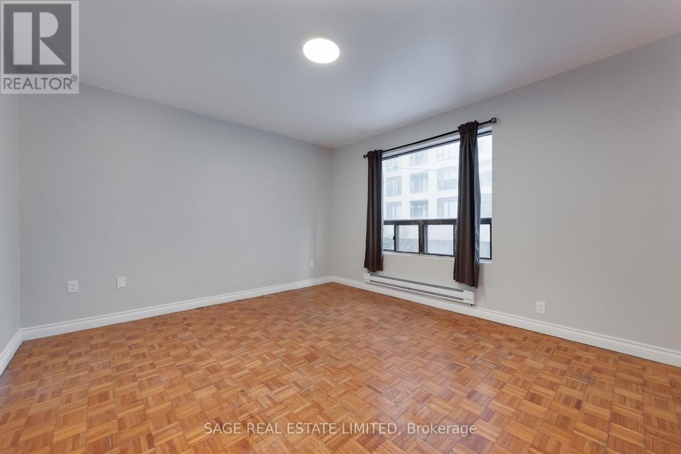 UPPER - 586 RICHMOND STREET W - Photo 10