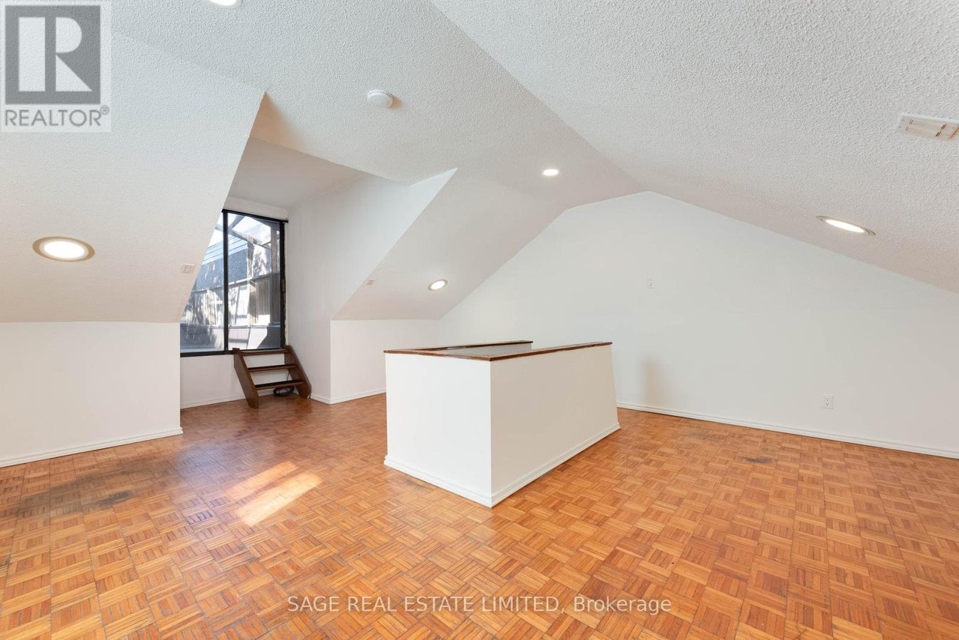 UPPER - 586 RICHMOND STREET W - Photo 15
