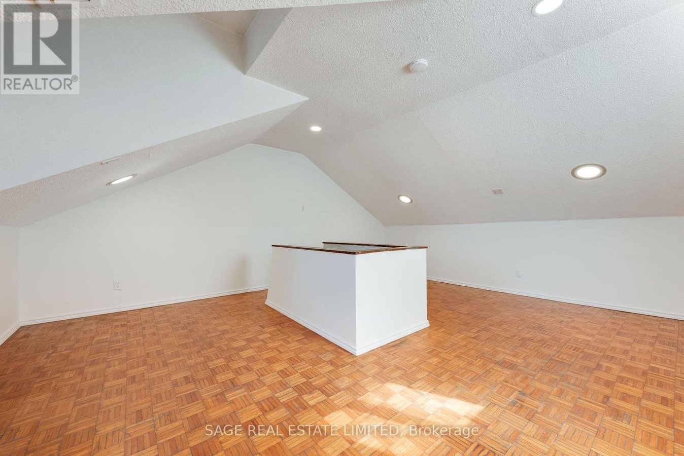 UPPER - 586 RICHMOND STREET W - Photo 16
