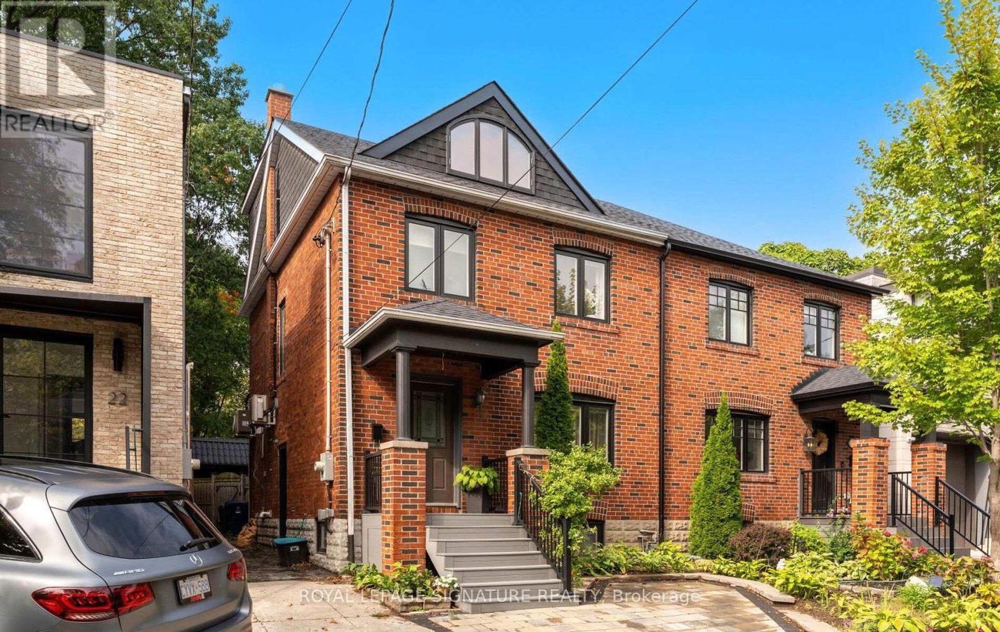 24 MANN AVENUE - Photo 2