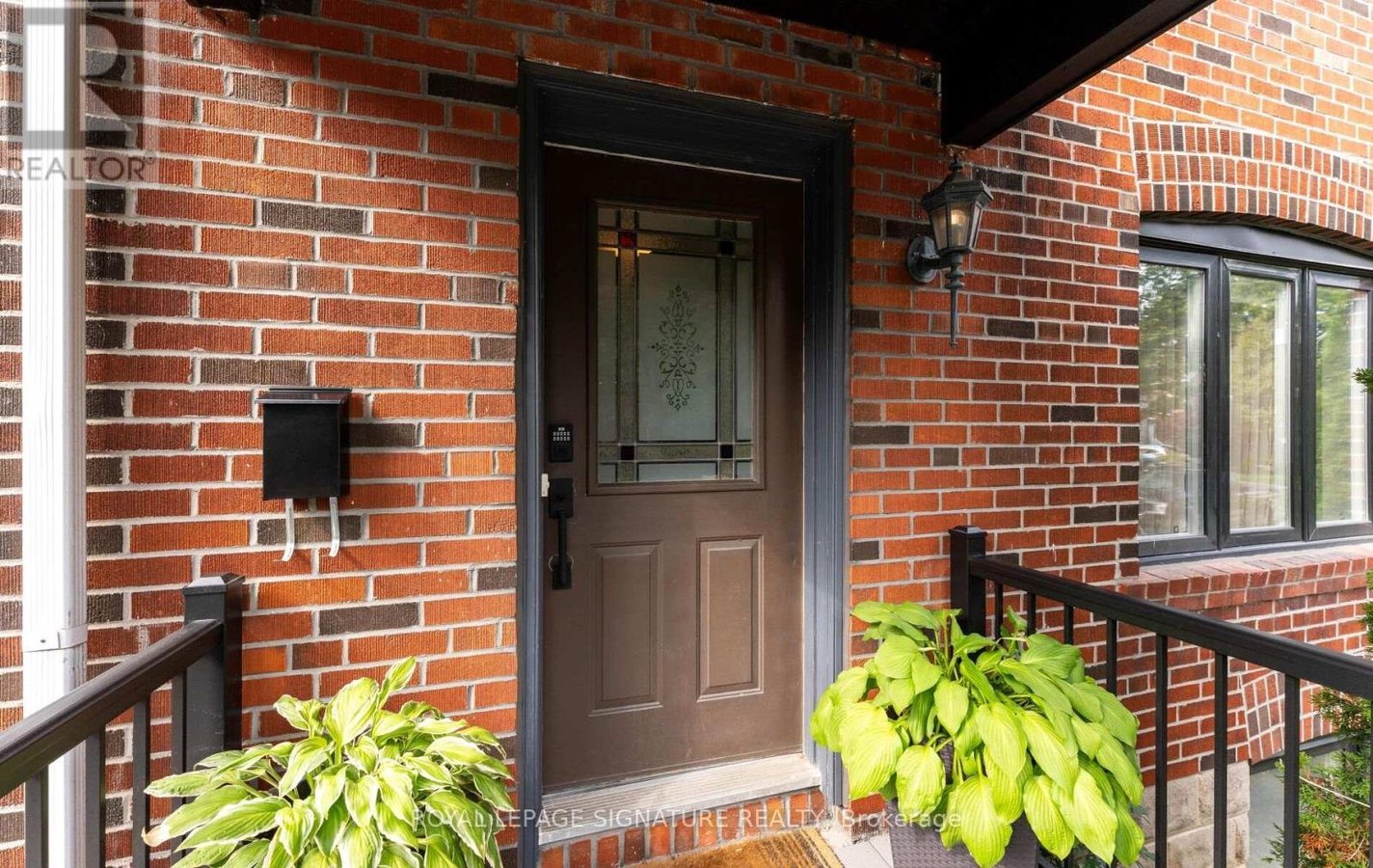 24 MANN AVENUE - Photo 5