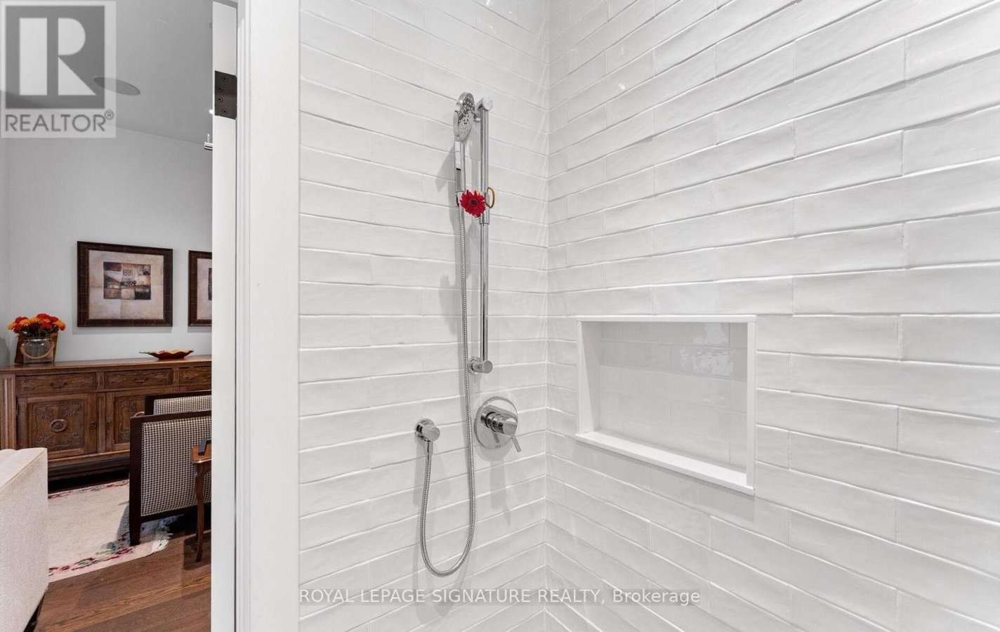 24 MANN AVENUE - Photo 21
