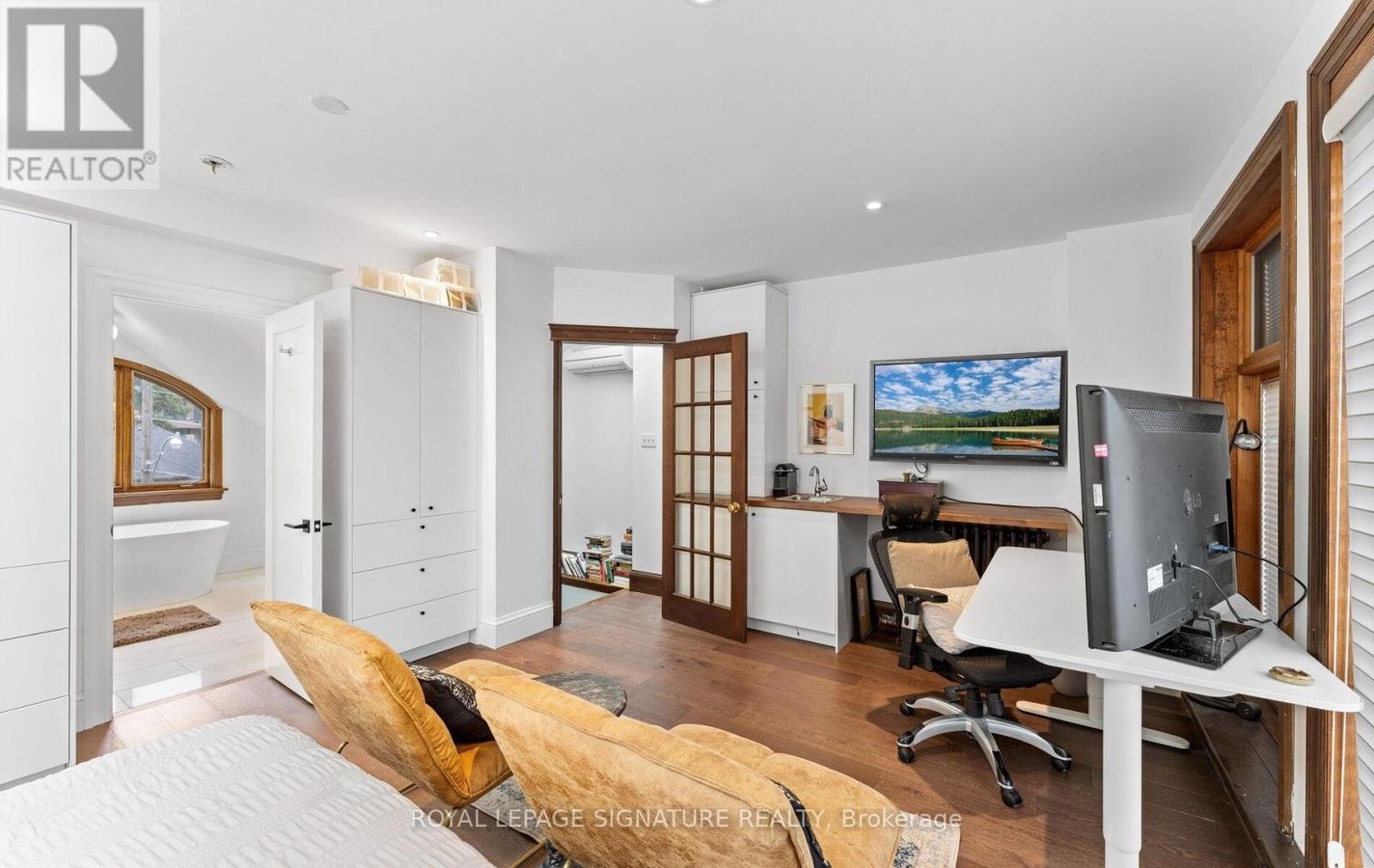 24 MANN AVENUE - Photo 33