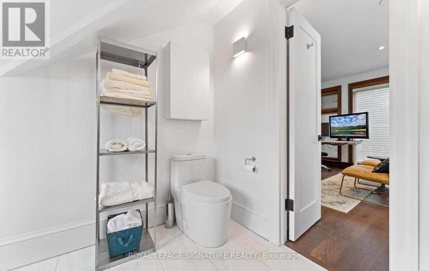 24 MANN AVENUE - Photo 37
