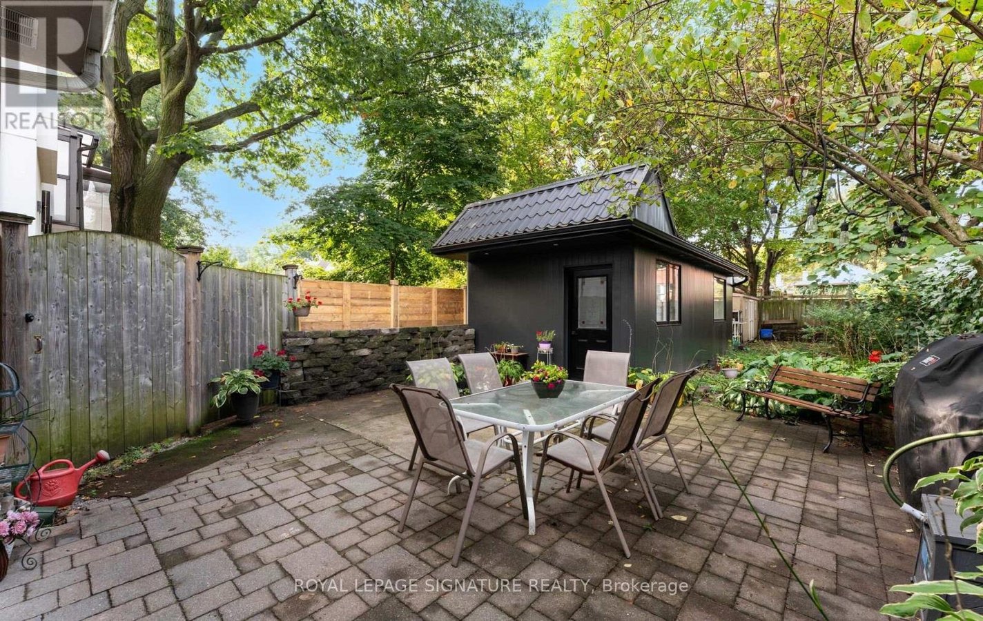 24 MANN AVENUE - Photo 39