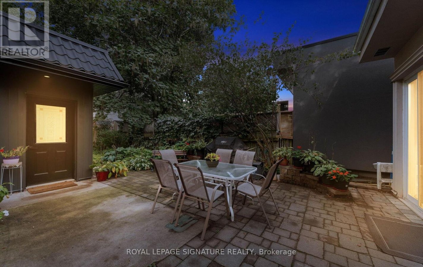 24 MANN AVENUE - Photo 40