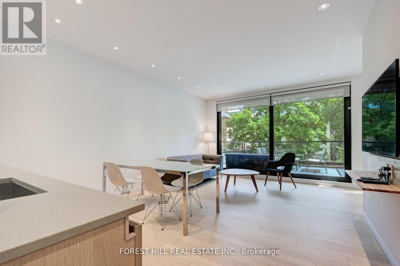 4 - 117 ROBERT STREET - Photo 2