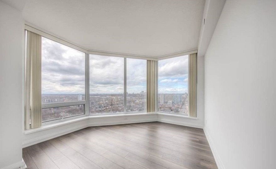 155 Yorkville Avenue - Photo 6