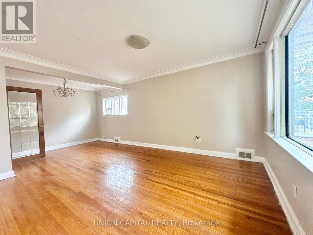MAIN FLOOR - 1048 KENNEDY ROAD - Photo 7