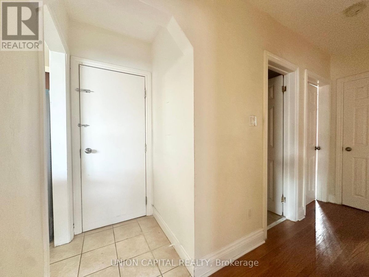 MAIN FLOOR - 1048 KENNEDY ROAD - Photo 10