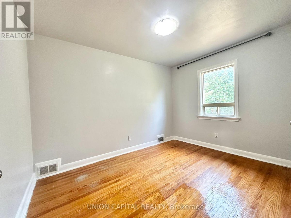 MAIN FLOOR - 1048 KENNEDY ROAD - Photo 11