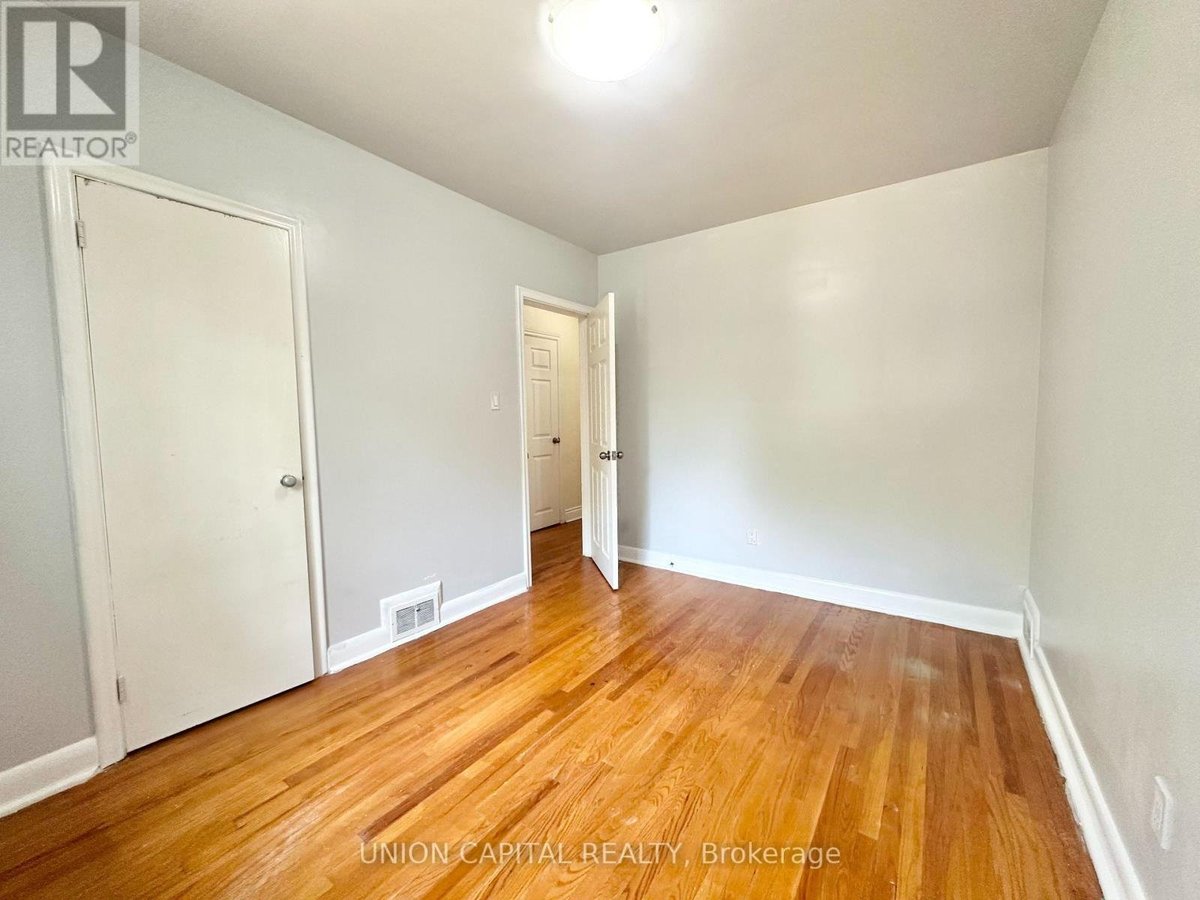 MAIN FLOOR - 1048 KENNEDY ROAD - Photo 12