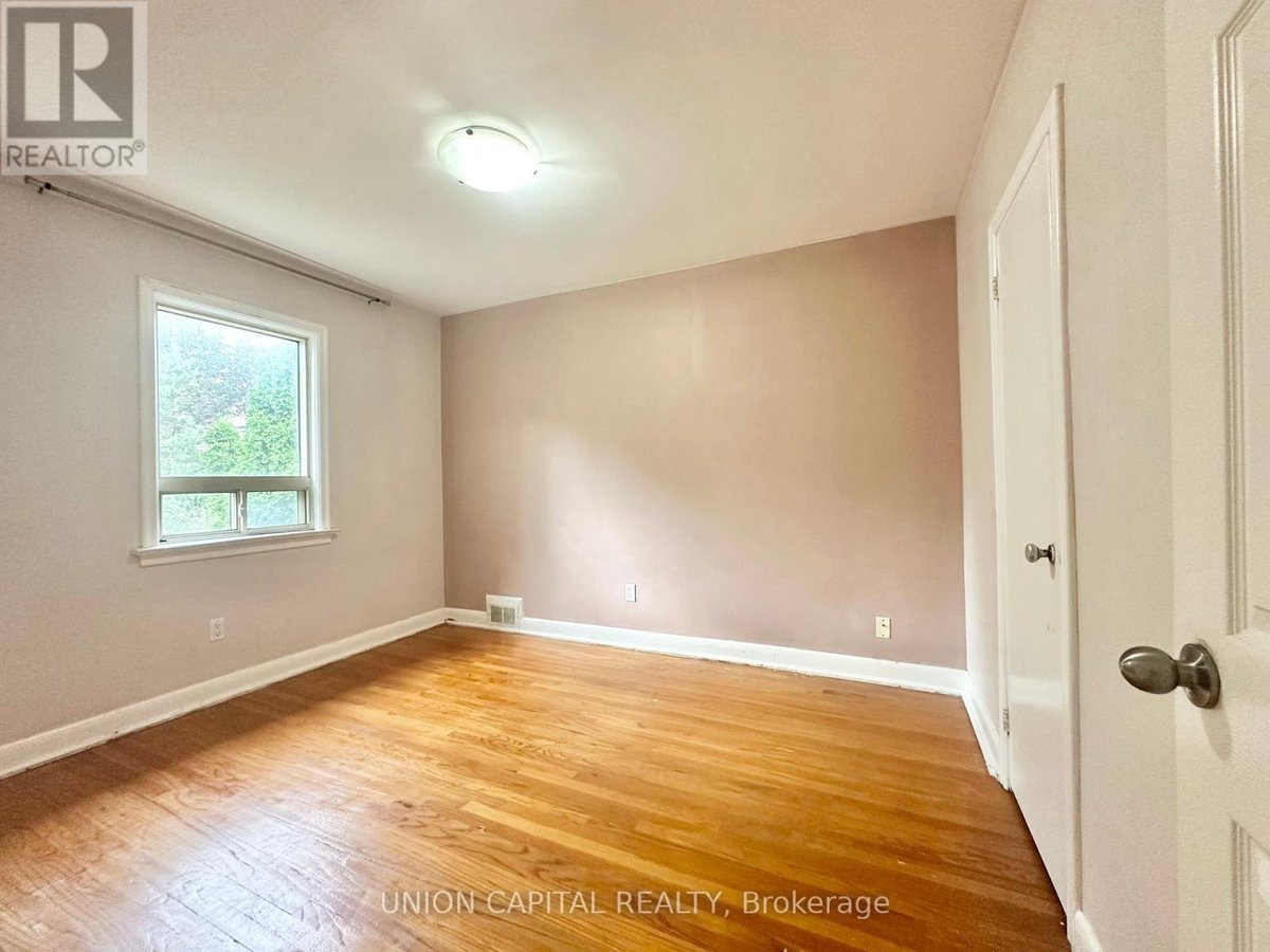 MAIN FLOOR - 1048 KENNEDY ROAD - Photo 13