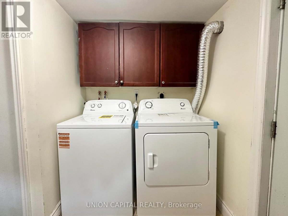 MAIN FLOOR - 1048 KENNEDY ROAD - Photo 16