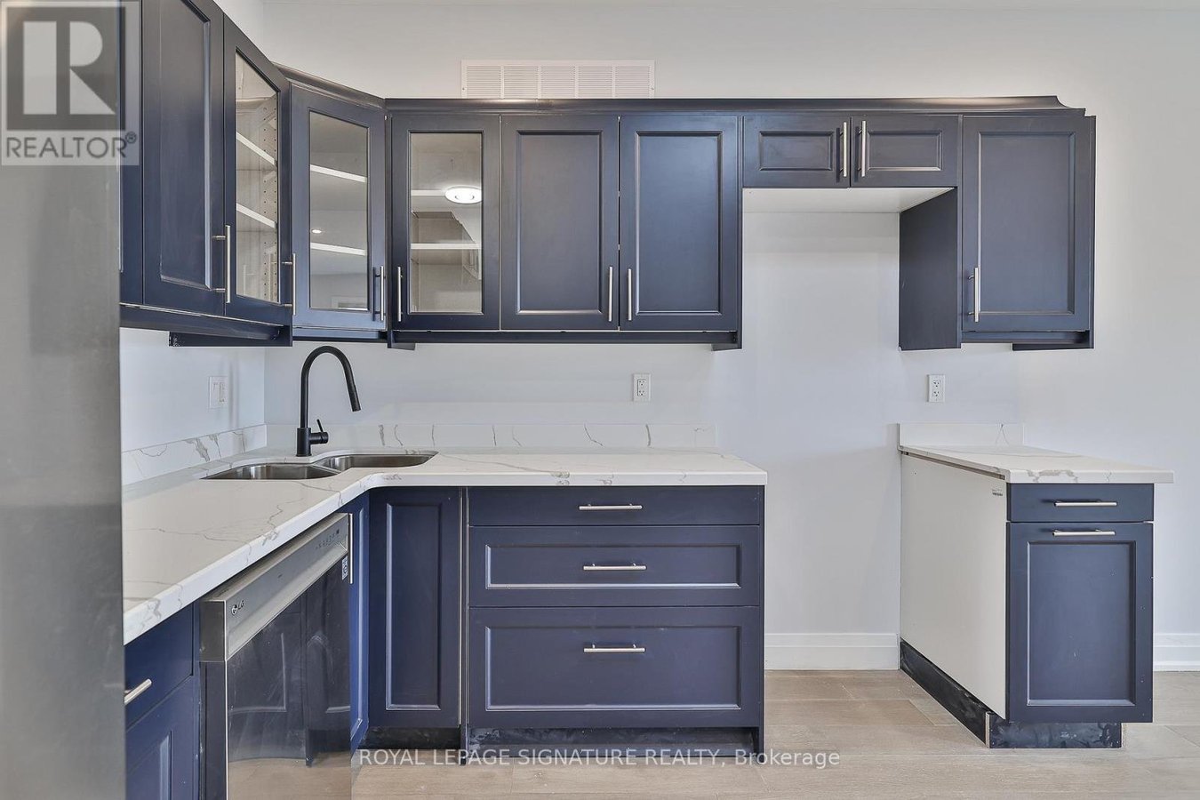 THIRD - 60 BELVIDERE AVENUE - Photo 6