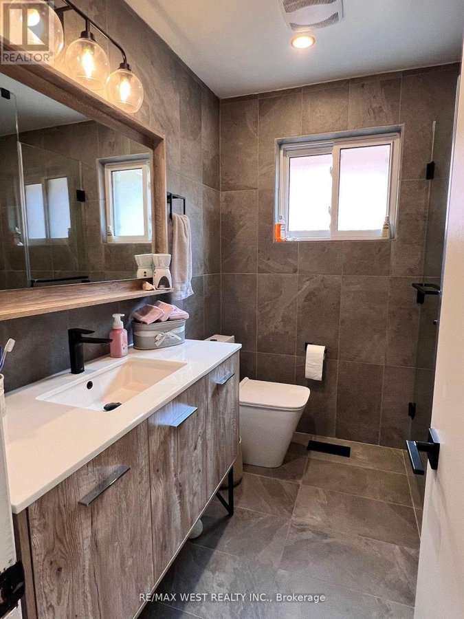 MAIN FLR - 382 MAPLE LEAF DRIVE - Photo 10