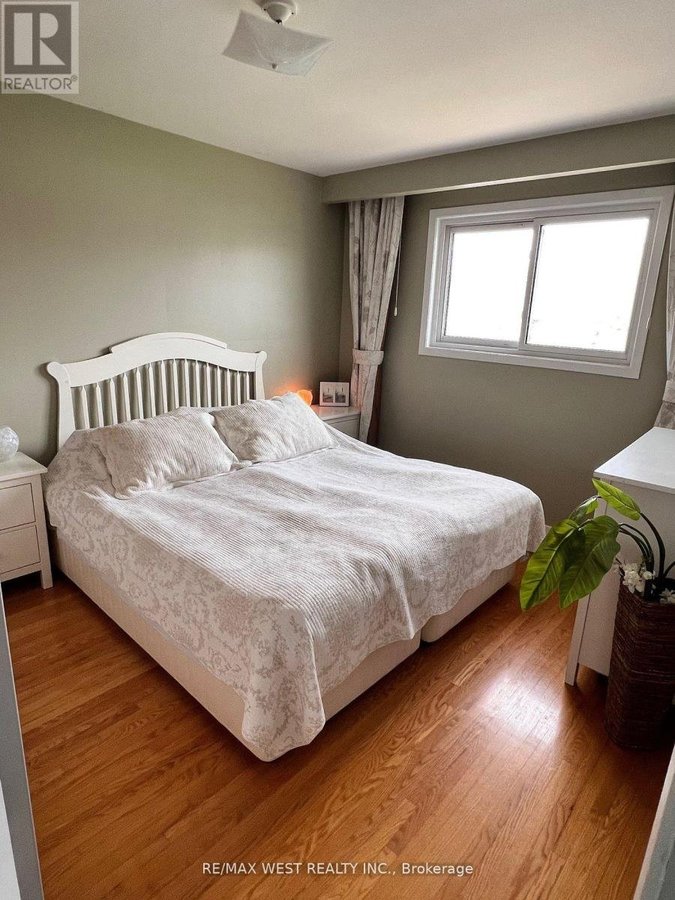 MAIN FLR - 382 MAPLE LEAF DRIVE - Photo 13