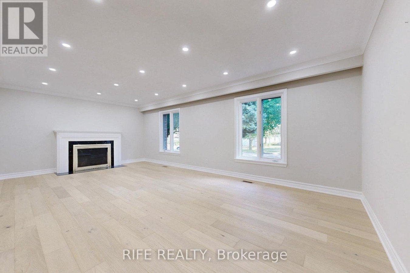 8 ELLIOTWOOD COURT - Photo 6