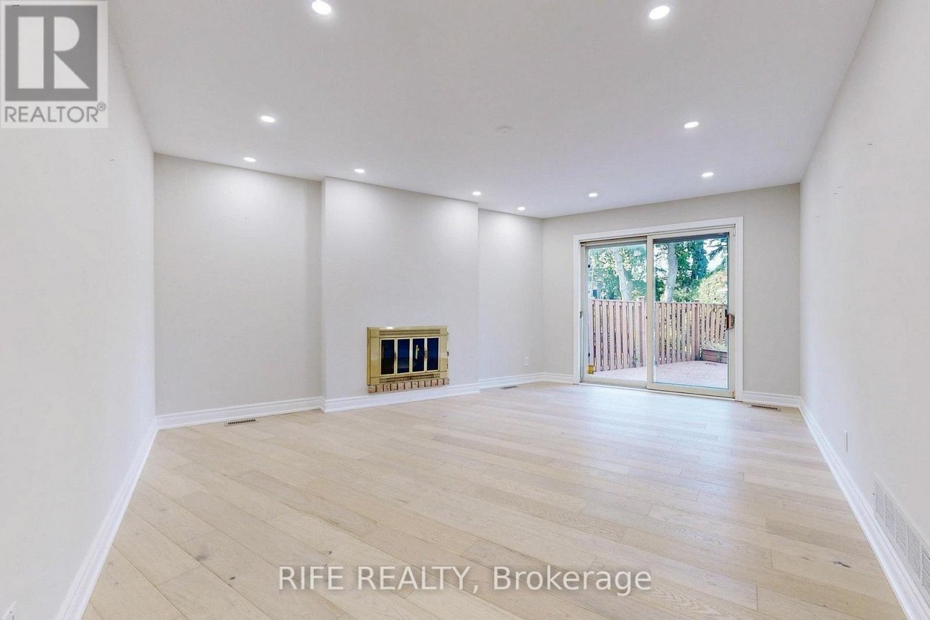 8 ELLIOTWOOD COURT - Photo 8