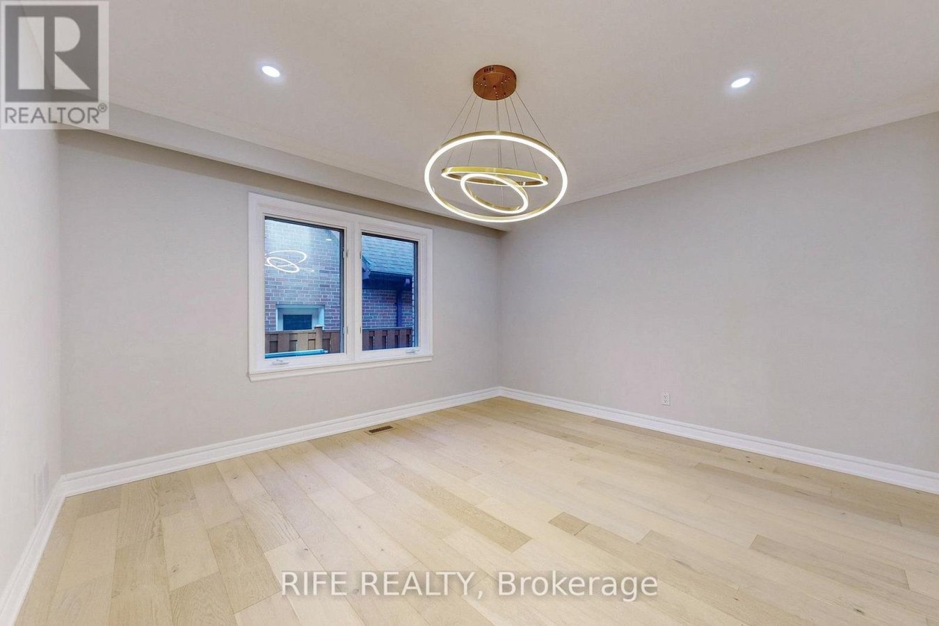 8 ELLIOTWOOD COURT - Photo 10