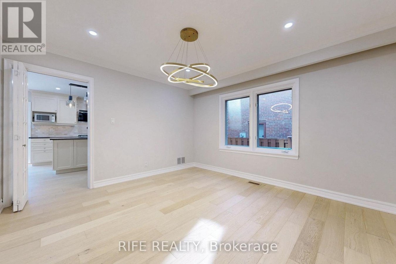 8 ELLIOTWOOD COURT - Photo 11