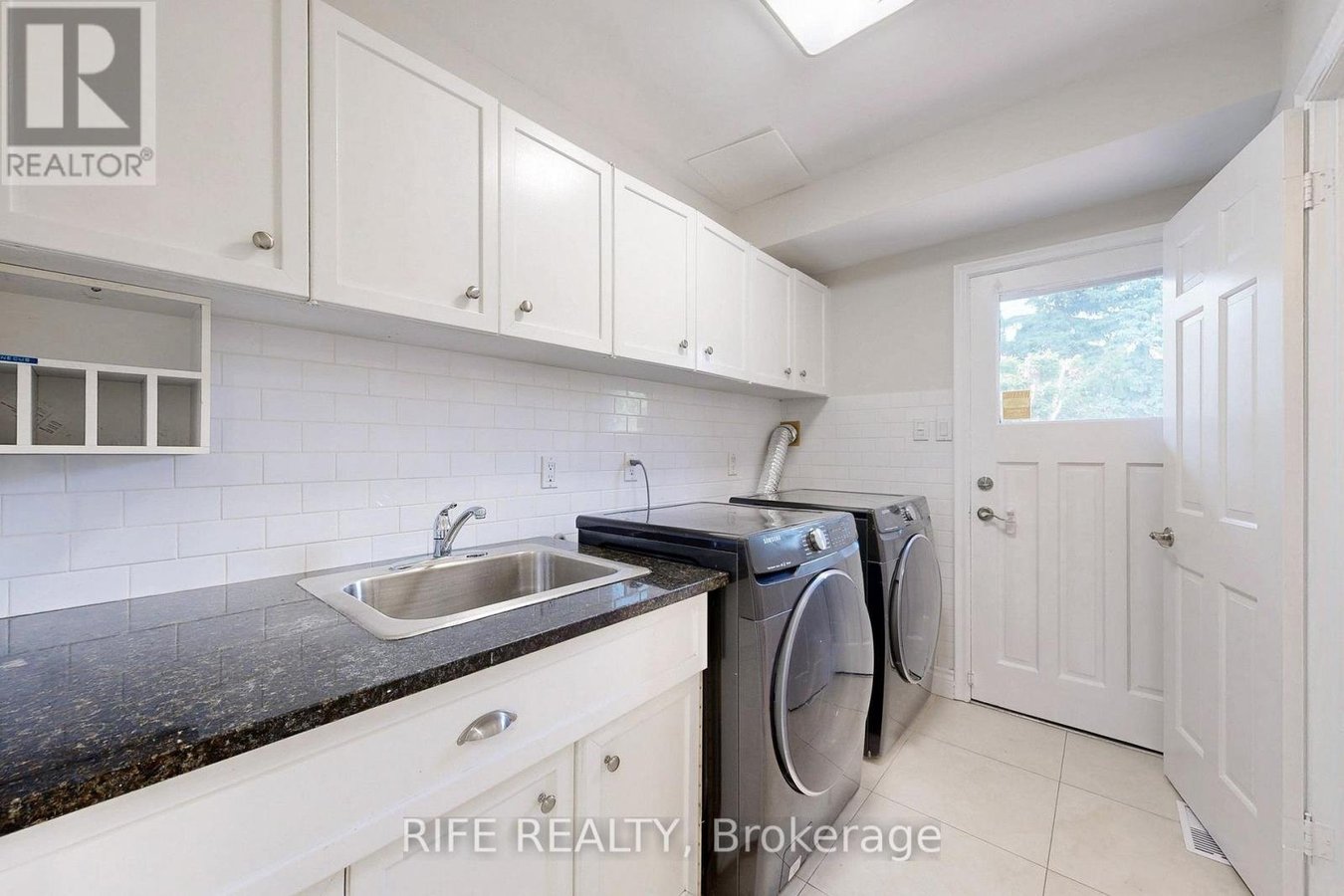 8 ELLIOTWOOD COURT - Photo 13