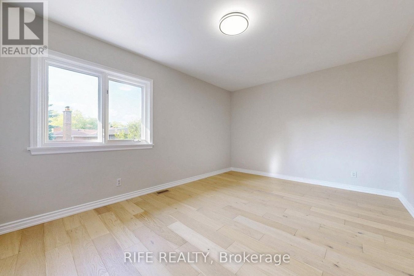 8 ELLIOTWOOD COURT - Photo 16