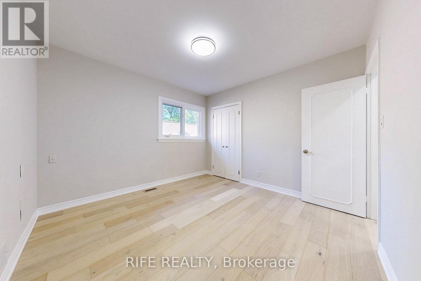 8 ELLIOTWOOD COURT - Photo 26
