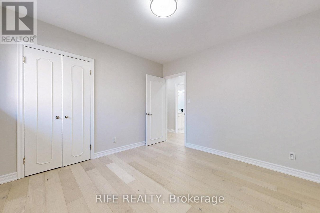 8 ELLIOTWOOD COURT - Photo 27