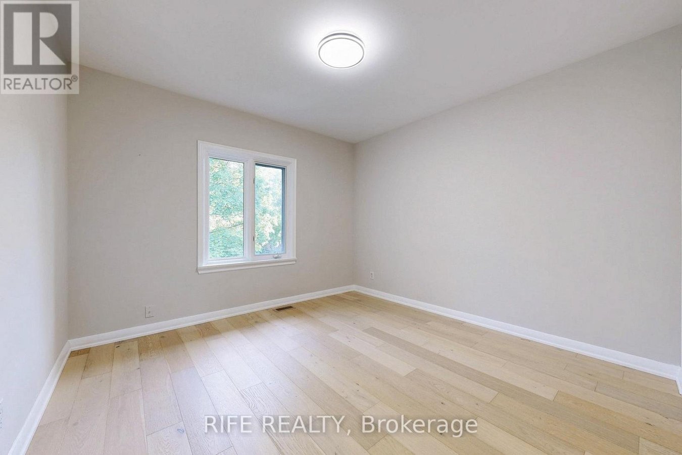 8 ELLIOTWOOD COURT - Photo 28