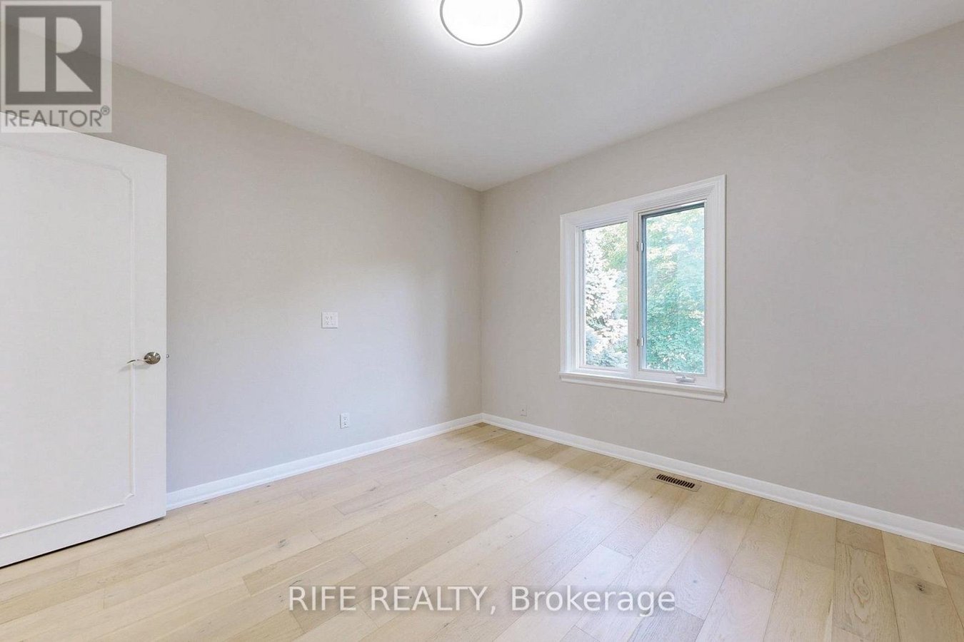 8 ELLIOTWOOD COURT - Photo 29